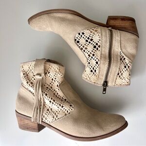 American Eagle Suede Ankle Booties Crochet Inset Fringe Tan | Size 8